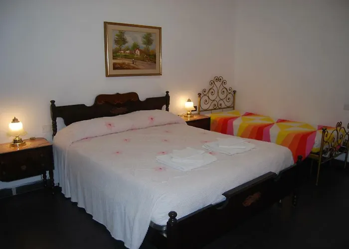 Casa Mama Гостевой дом Генуя