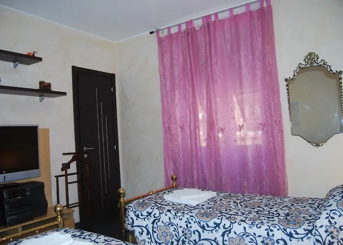 Casa Mama Гостевой дом Генуя