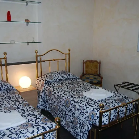 בית הארחה Casa Mama ג'נובה