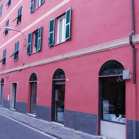 בית הארחה Casa Mama ג'נובה